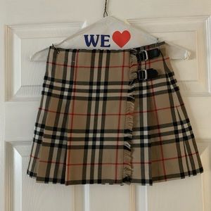 Girls Burberry skirt